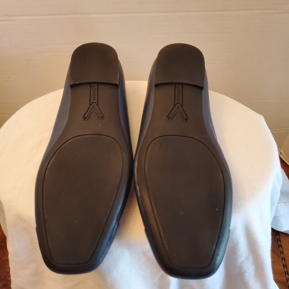 Vionic Klara Leather Navy Blue Ballet Flats, Size 8.5 Wide - Picture 12 of 12